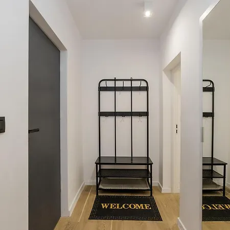 Shortstaypoland Stepinska B181 *