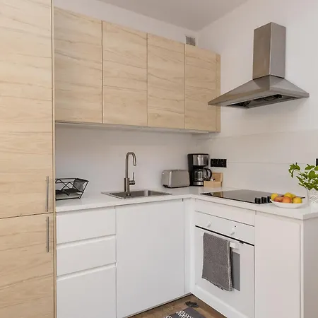 Апартаменты Shortstaypoland Stepinska B181 *